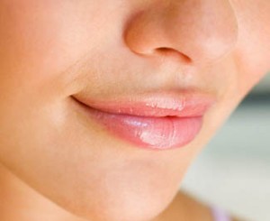 Cara Menipiskan dan Menebalkan Bibir