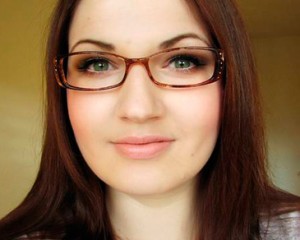 Tips Memilih Kacamata Yang Sesuai Bentuk Wajah