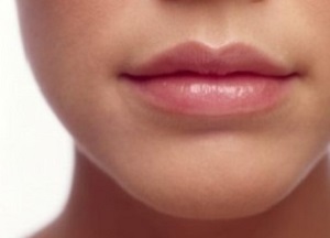 Cara Memerahkan Bibir Secara Alami dan Permanen