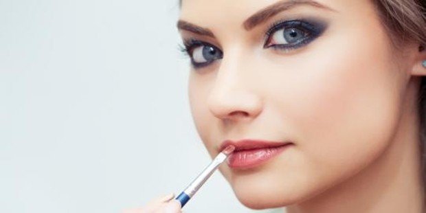  Tips Makeup Praktis Untuk Ibu Hamil