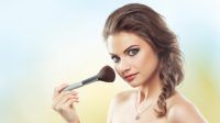 Trik Makeup Agar Wajah Terlihat Lebih Tirus