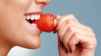 7 Cara Alami Memutihkan Gigi