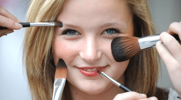 Make-Up Tepat Untuk Kulit Berjerawat