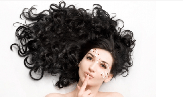 RAMBUT :: 5 Cara Merawat Rambut Keriting Supaya Mudah Diatur | DokterCantik.com