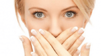 15 Tips Mudah Mengurangi Bau Mulut