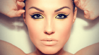 Trik Make-up untuk Menyamarkan Kantung Mata