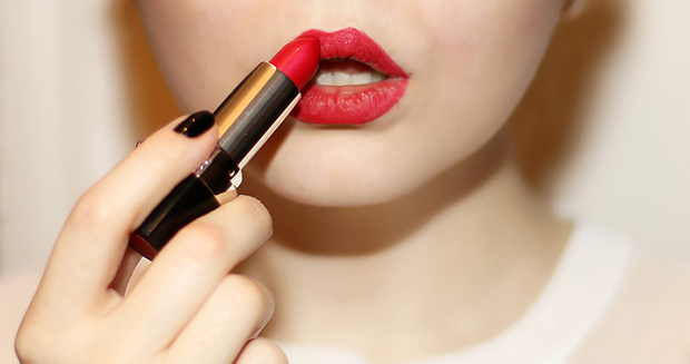 Kenali Bahan-bahan yang Terdapat pada Lipstik