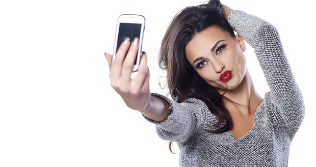 Cara Make Up Terbaik Untuk Ber-Selfie Ria
