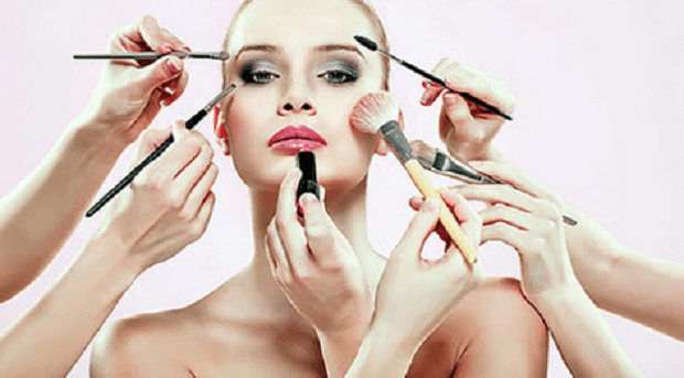 Tips Tampil Memakau Dengan Make Up Flawless Di Hari Natal